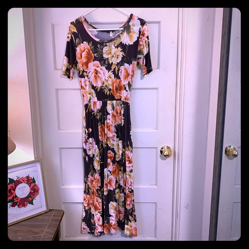 Stretchy Flower 🌺 Midi Dress